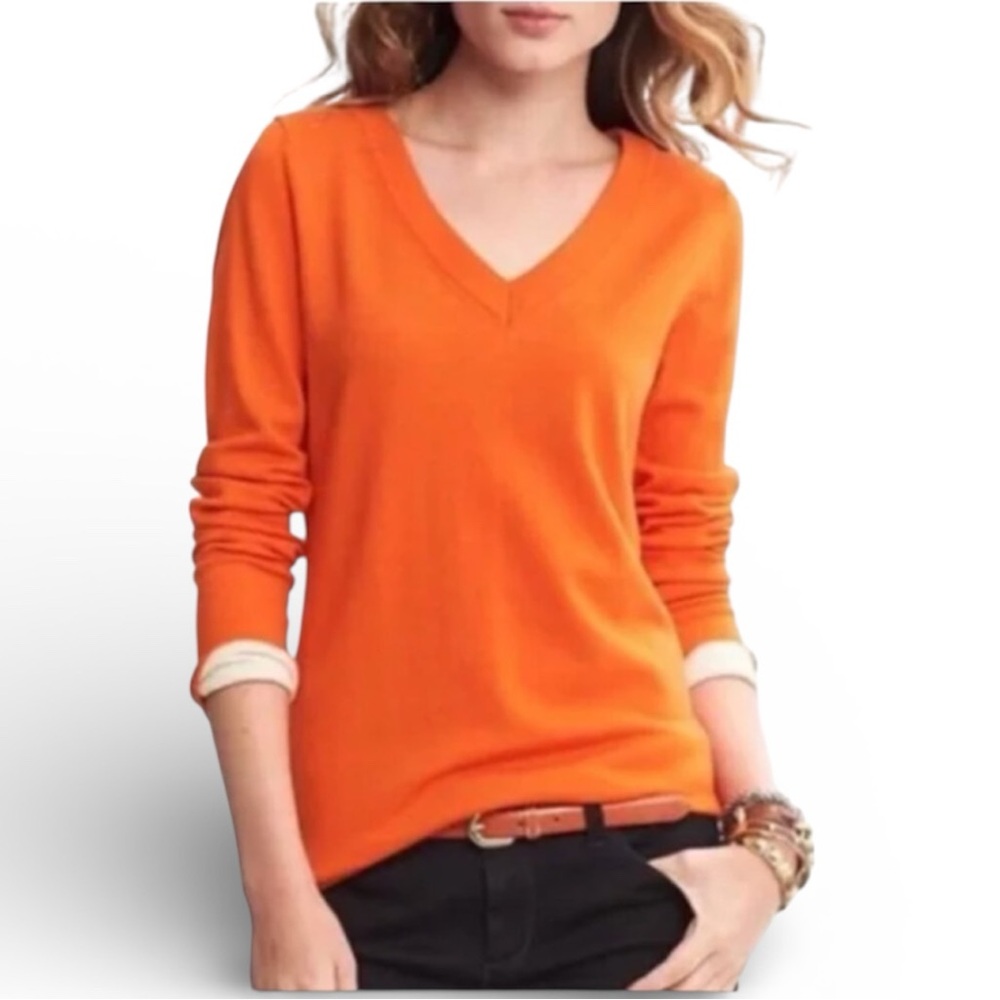 Banana Republic Extra Fine Merino Wool V-neck Sweater in Orange Bliss Sz M